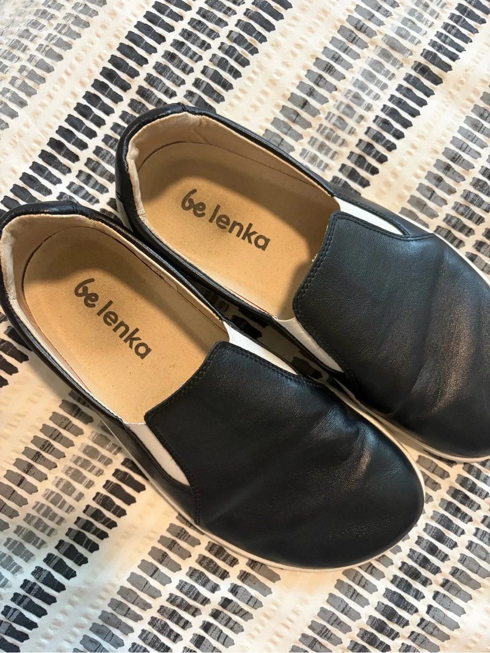 be lenka Eazy Black Slip-On Sneakers unisex size 43